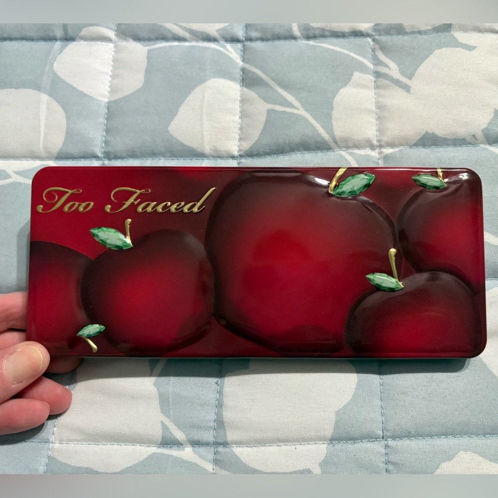 Too Faced Appley In Love Eyeshadow Palette